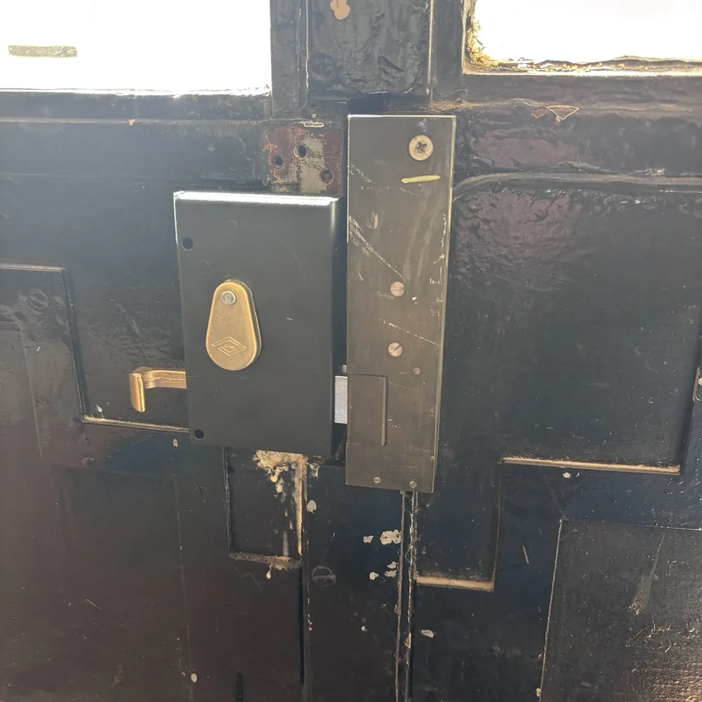 Après une effraction : comment sécuriser une porte ?